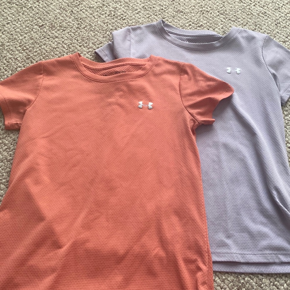 Womens Under armour t shirts both XS